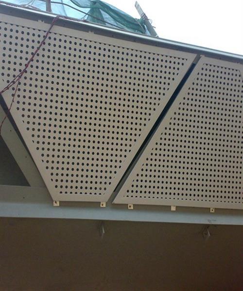 工厂直销三涂两烤外墙吊顶用金属冲孔铝单板